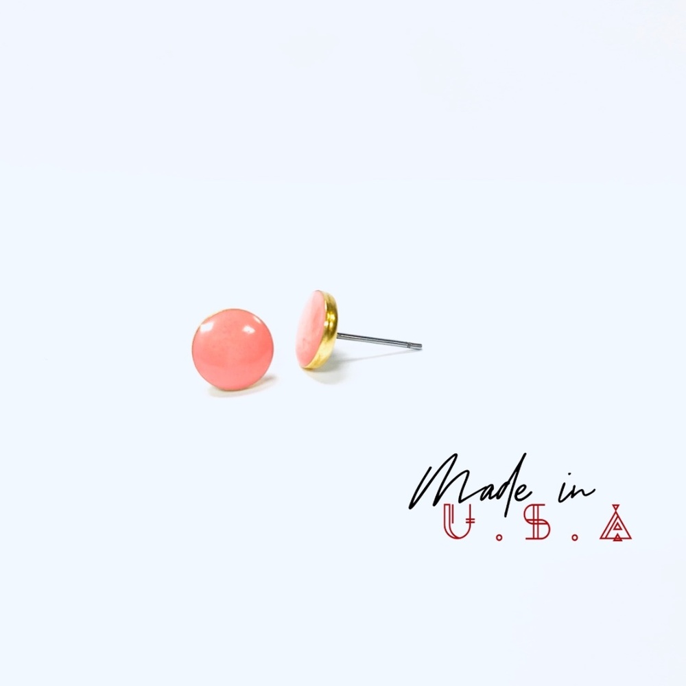 Round Gold Base Earring - Pale Pink